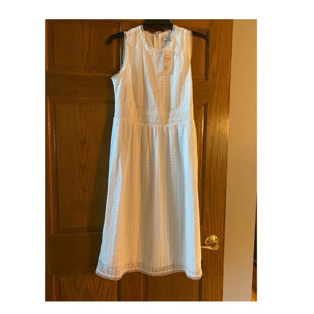 White lace maternity dress